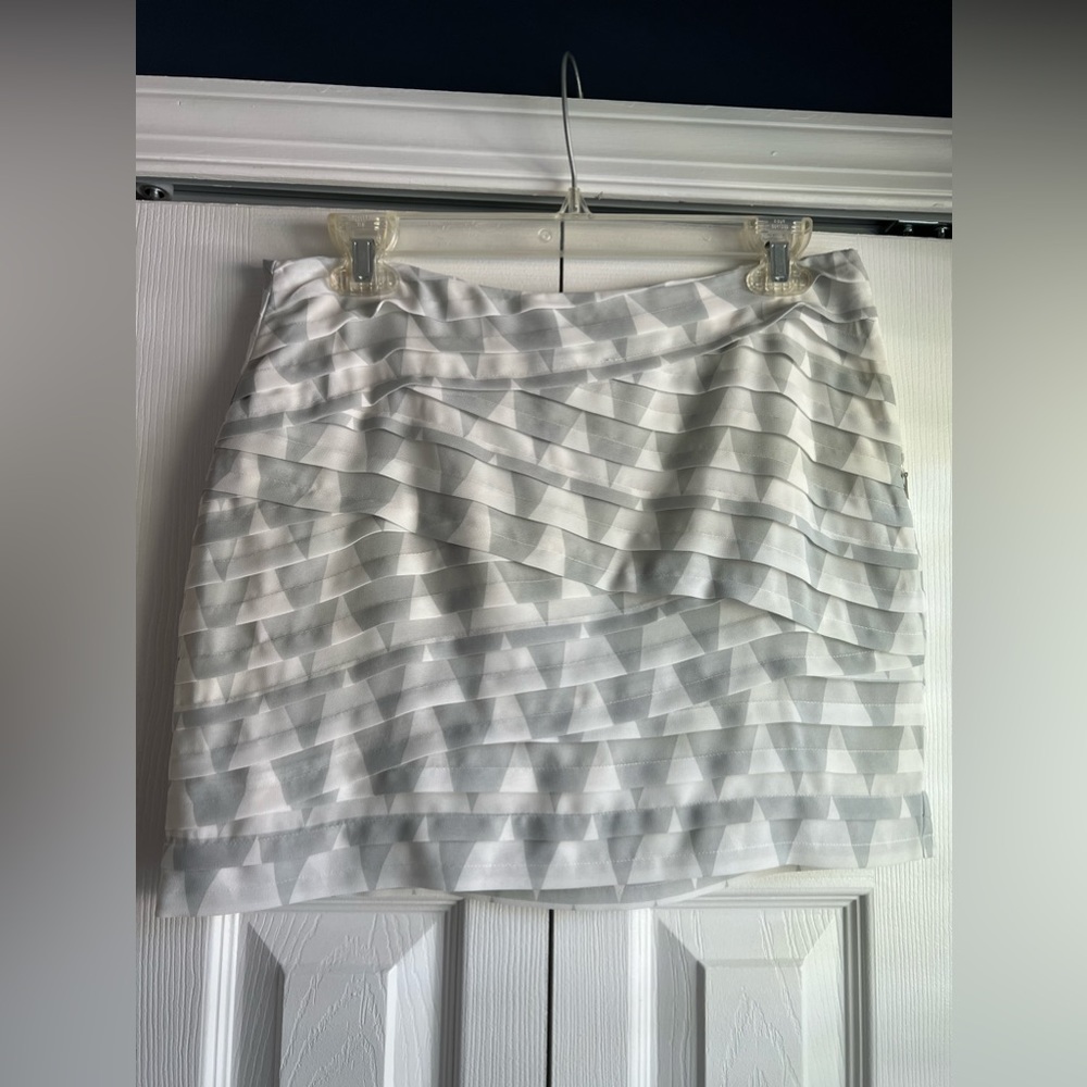 Armani Exchange white and grey mini skirt. Size 4.